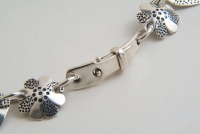 necklace-clasp-together.jpg