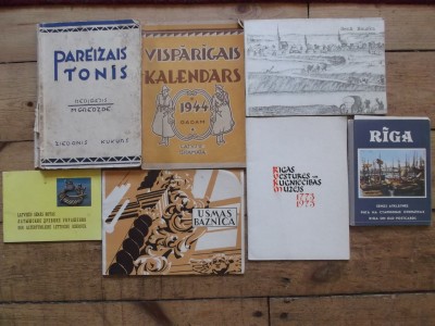 Grāmatas 002.JPG