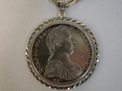 silberkette-maria-theresia-taler-1780-silberschmuck-70-gramm-silber-2271035.jpg