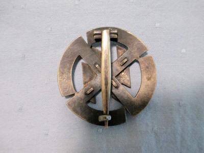 badge 3.jpg