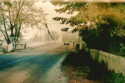 Karaosta tilts 1990.jpg