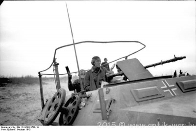 Bundesarchiv_Bild_101I-088-3710-10,_Russland.jpg