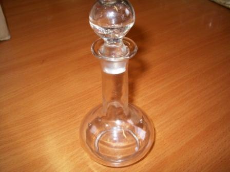 Grafinchik steklo 12,5 cm plus probka.JPG