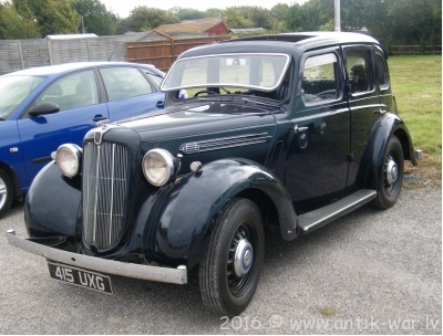 Morris_12_series_III_Sixlite_Saloon_1938_model_(9763515502).jpg