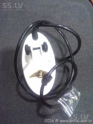 entertainment-hobby-metaldetectors-and-treasure-finding-1-8792930.800.jpg