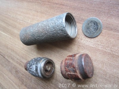 GeweherSpringgranate 30 Maket (2).JPG