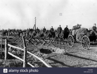 Mounted division of the Wehrmacht on the island of Saaremaa, 1941.jpg