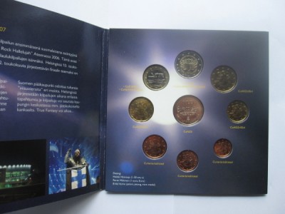 391788460-m.jpg