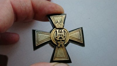 83691044.jpg