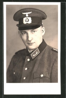 Foto-AK-Angehoeriger-des-Zollgrenzschutz-in-Uniform.jpg
