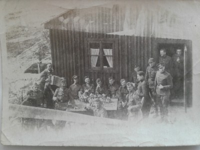 Karavīri, tris valstis.jpg