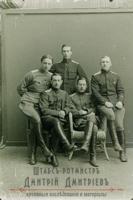 Офицеры 1 Эст.полк 1917-18 Гапсаль.jpg