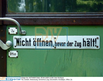 Nicht-ffnen-bevor-der-Zug-h-lt-0006704865.jpg