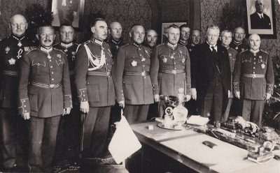 Jānis_Balodis_ar_Latvijas_armijas_ģenerāļiem_1936._gada_20._februārī.jpg