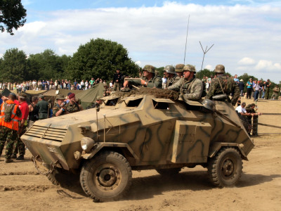 Sd.Kfz.247_Ausf._B_pic5,_SS-510_with_German_reenactment_crew.jpg