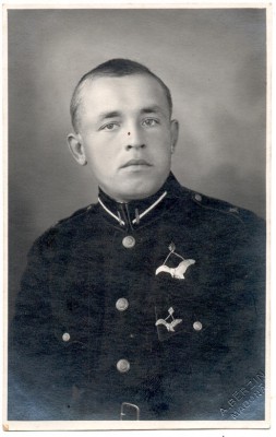 Studio%20photo%20Latvia%20Pilot%20Badges%203[1].jpg