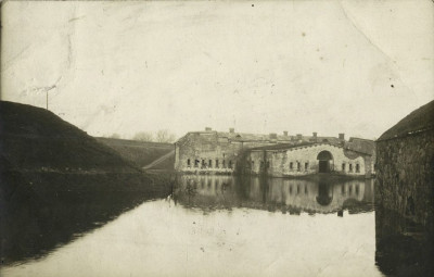 krepost.-redyuit-za-konstantinovskimi-vorotami.-1926-god-ili-ranshe.-foto-retro-daugavpils-latviya.jpg