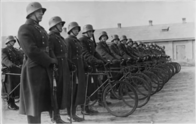 10akp_velo eskadrons kaveleristu pulks.png