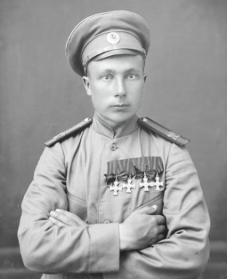 LRSR_1_ülem_A.Irv_VS_ajal_Aegviidu_jaamas.jpg